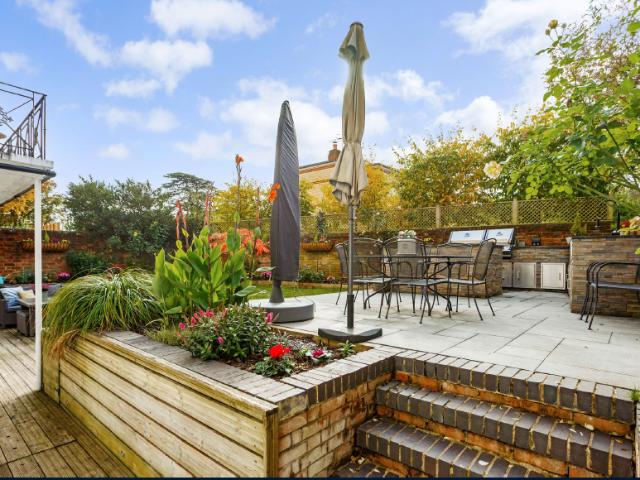 Flat for sale in Henley-on-Thames, Berrick Salome