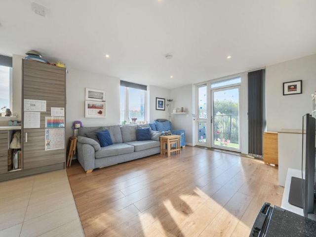 Flat for sale in Castle Hill, Monks Orchard