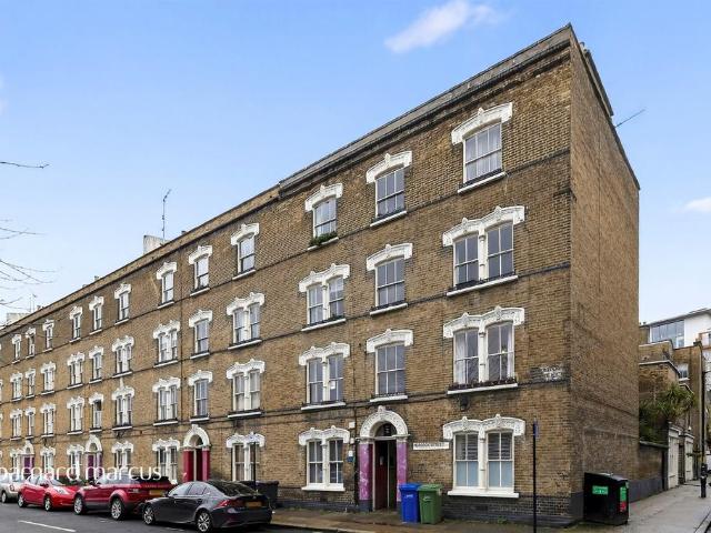 Flat for sale in Elephant and Castle, Greater London