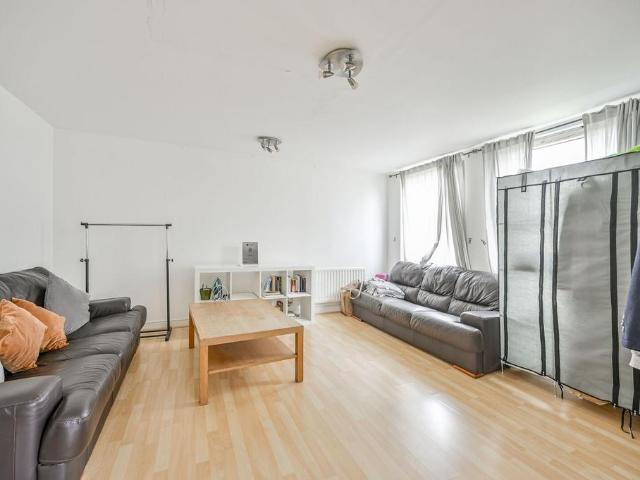 Flat for sale in Noel Park, Greater London