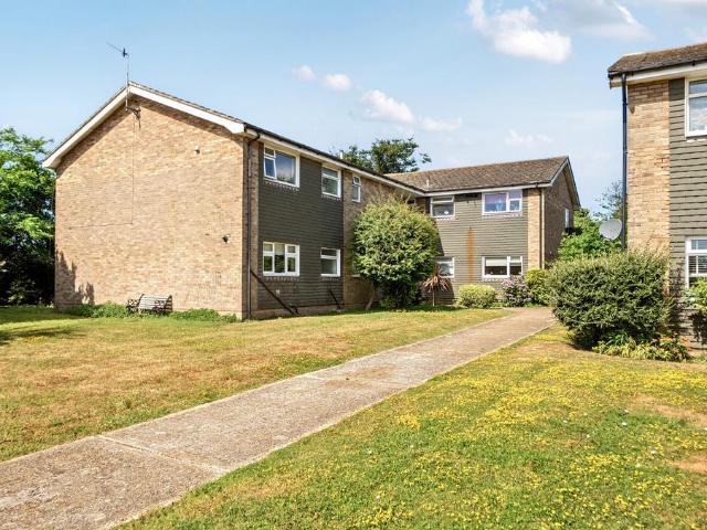 Flat for sale in Fishersgate, West Sussex