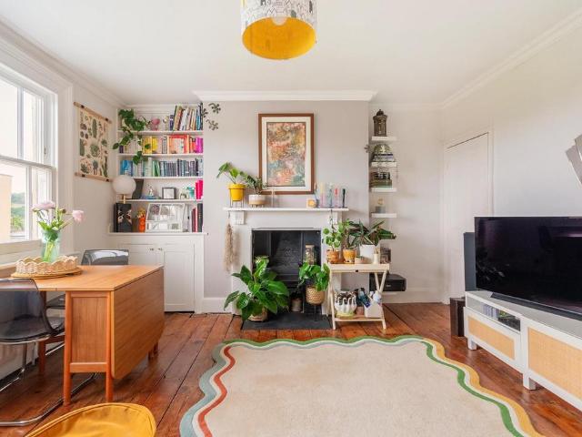 Flat for sale in Hotwells, Feckenham