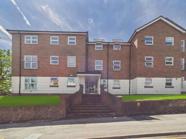 Flat for sale in Reading