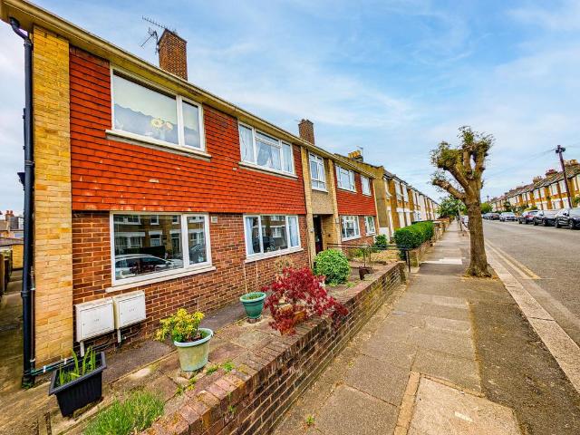 Flat for sale in London Borough of Merton, Greater London