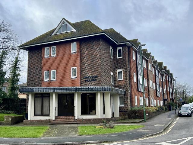 Flat for sale in Perryfields, West Sussex