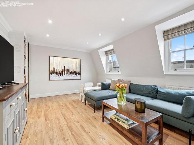Flat for sale in Pimlico, Greater London