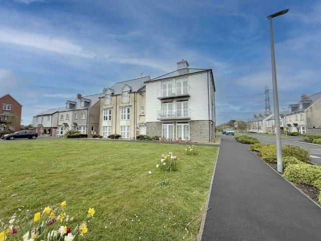 Flat for sale in Morfa, Llanelli