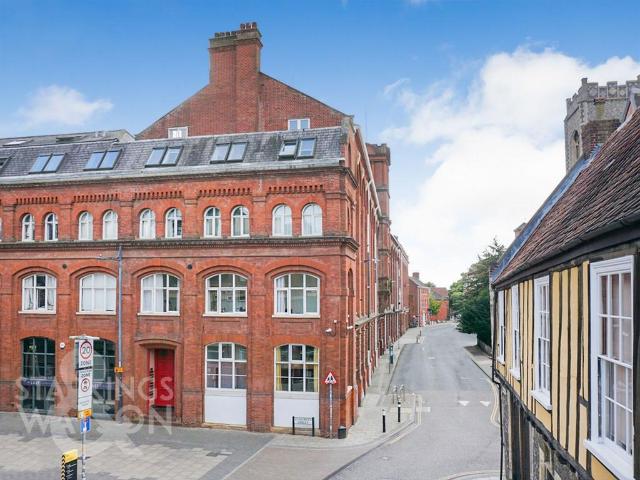 Flat for sale in Heigham Grove, East Bank