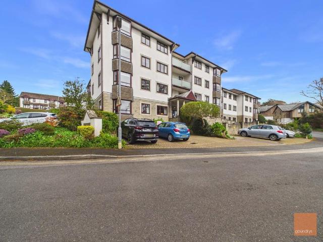 Flat for sale in Trelander, Penweathers