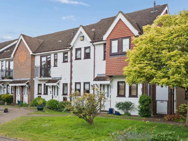 Flat for sale in Prestwood, Buckinghamshire