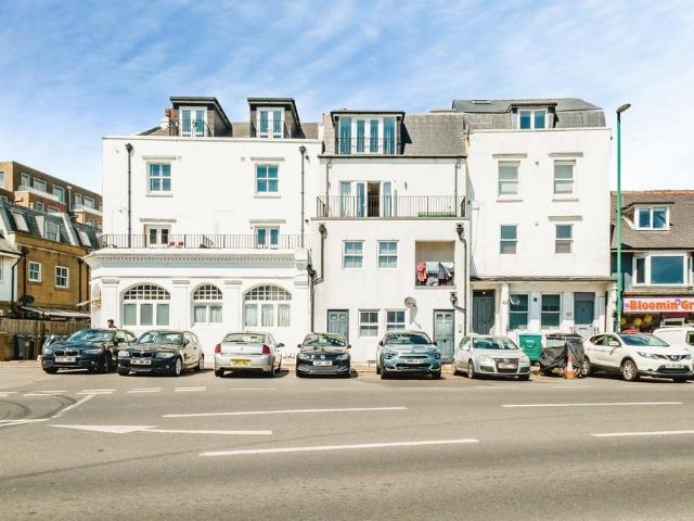 Flat for sale in Fishersgate, West Sussex