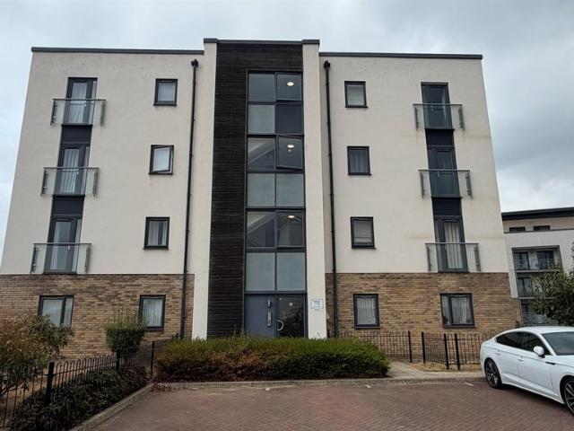 Flat for sale in Eastgate, Peterborough