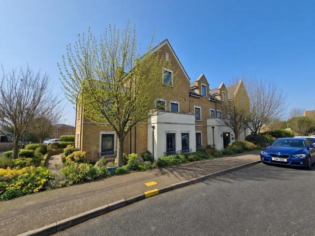 Flat for sale in North Shoebury, Alton Barnes