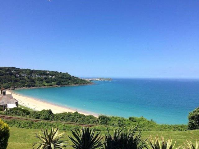 Flat for sale in Penbeagle, Cornwall