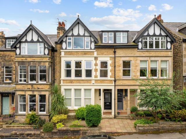 Flat for sale in Harlow, Harrogate