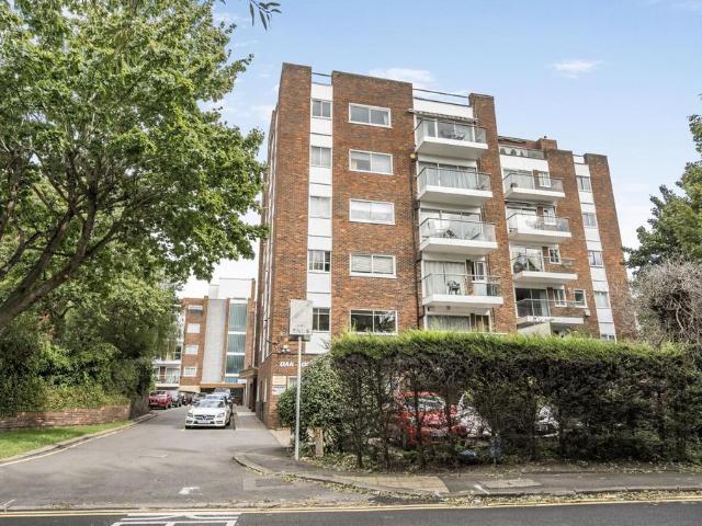 Flat for sale in Little Stanmore, Greater London