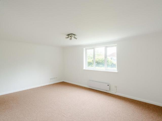 Flat for sale in Upper Knowle, Feckenham