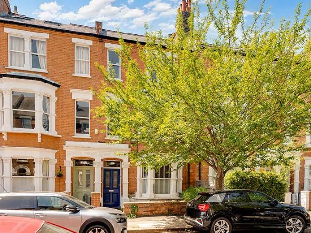 Flat for sale in Gospel Oak, Greater London