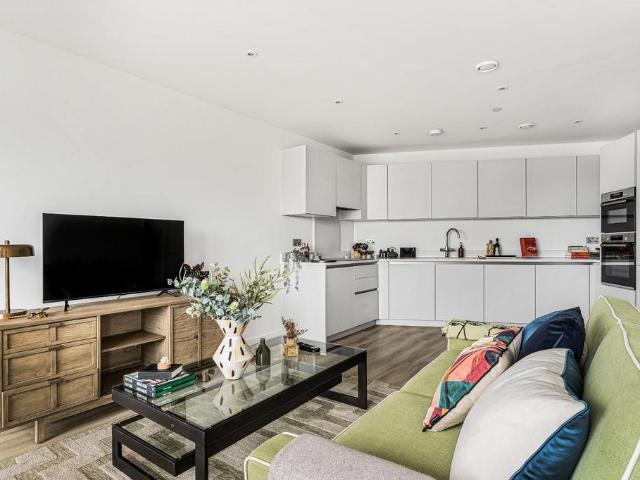 Flat for sale in Bethnal Green, Greater London