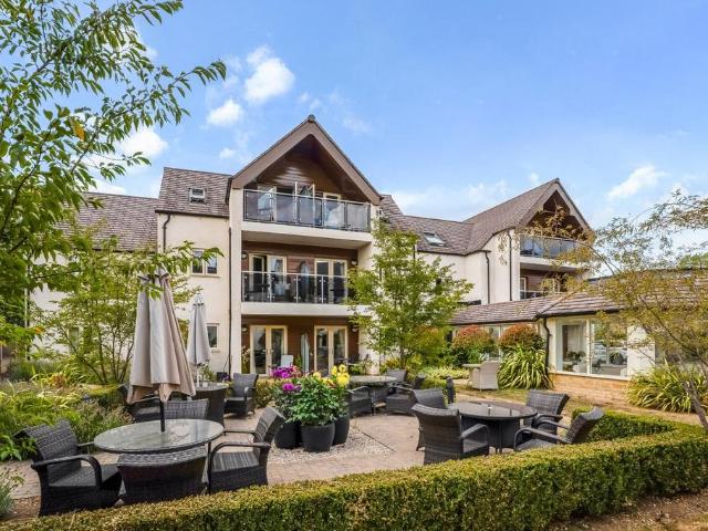 Flat for sale in Fossebridge, Gloucestershire
