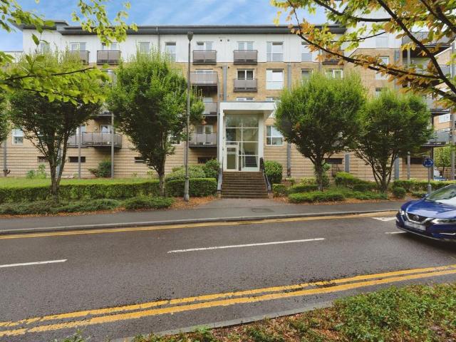 Flat for sale in Cassio Metro, Watford