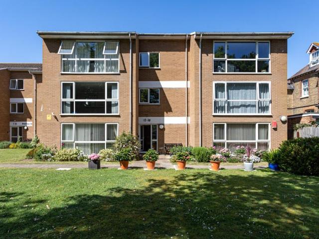 Flat for sale in Birchington, Acol