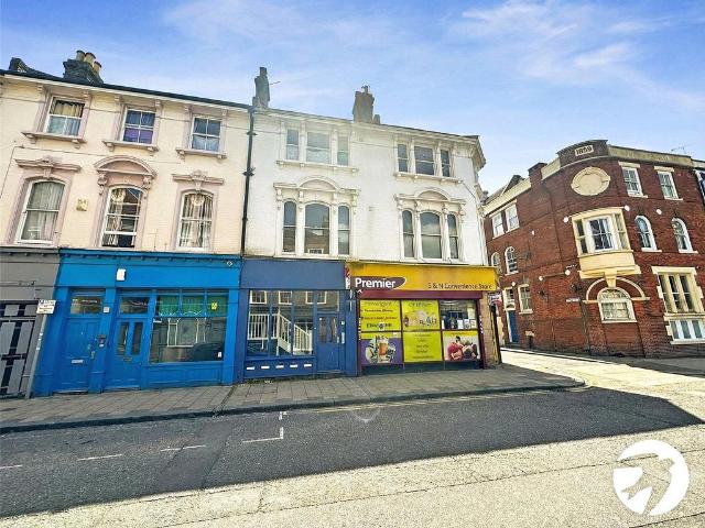 Flat for sale in Chatham