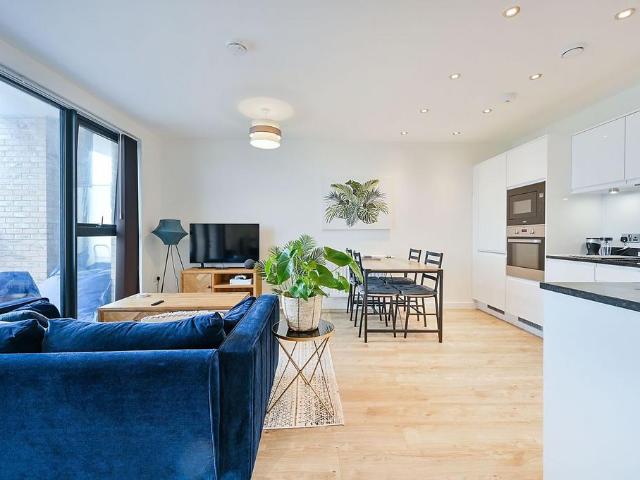 Flat for sale in Alperton, Greater London