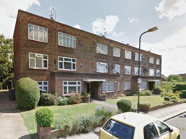 Flat for sale in Dollis Hill, Greater London