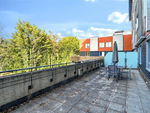 Flat for sale in Beckenham, Greater London