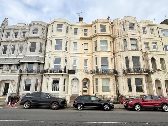 Flat for sale in West Marina, Guestling Green