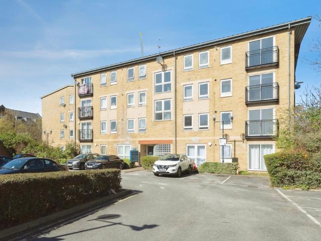 Flat for sale in Roding Riverside, Isle Of Man