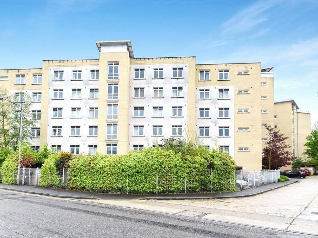 Flat for sale in Newtown, Reading