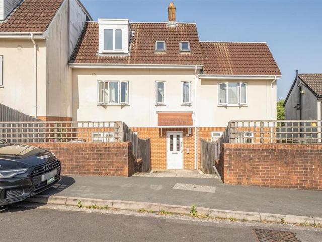 Flat for sale in Feckenham, City Of Bristol
