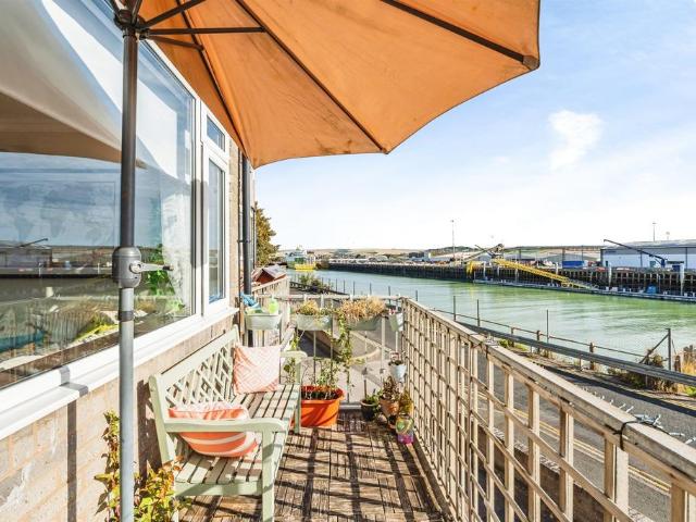 Flat for sale in Iford, East Sussex