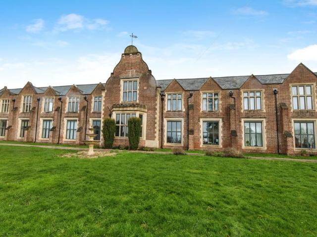 Flat for sale in Watergate, Devon