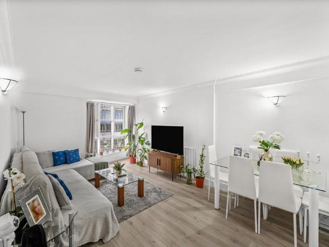 Flat for sale in St. John's Wood, Isle Of Man