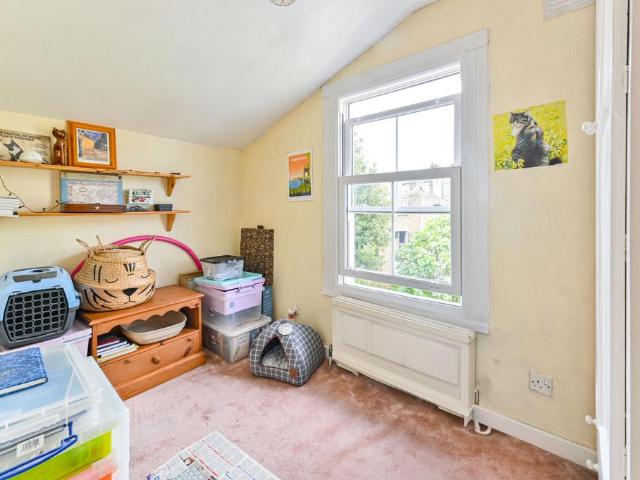 Flat for sale in Fulham, Sands End