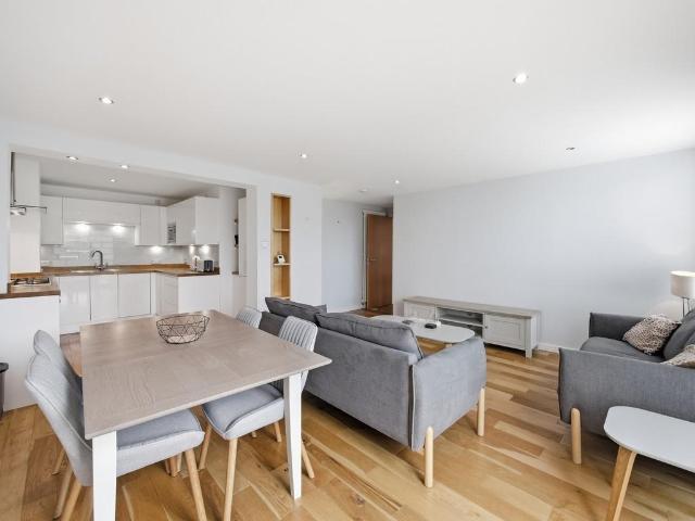 Flat for sale in Gayfield, Broughton