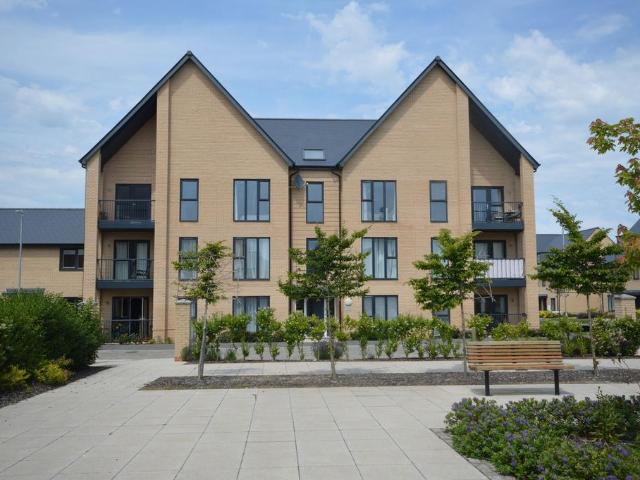 Flat for sale in Golden Valley, Folkestone