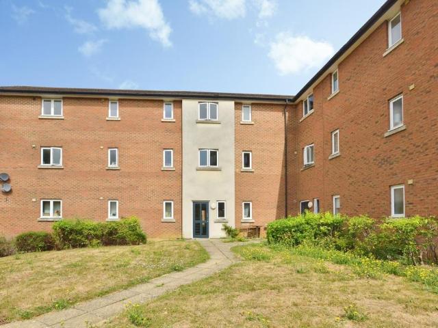 Flat for sale in Milton Keynes
