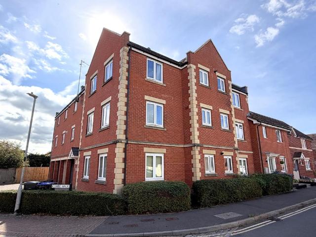 Flat for sale in Devizes, Wiltshire