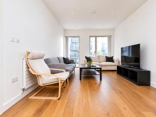 Flat for sale in London Borough of Newham, Greater London