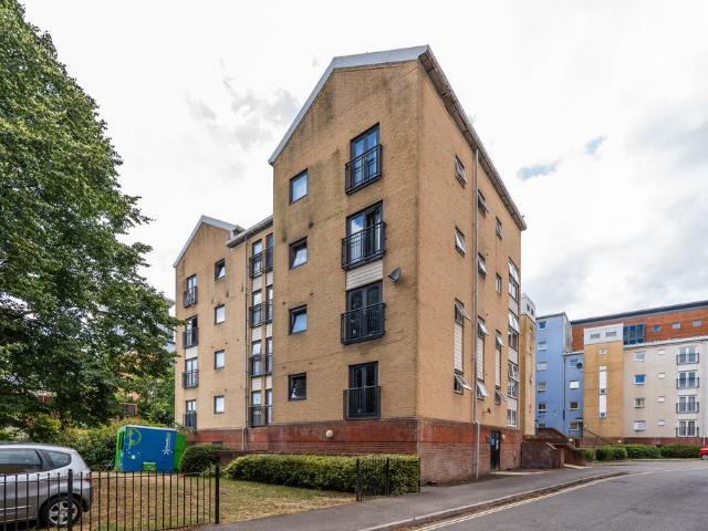 Flat for sale in St Mary's, City Of Southampton