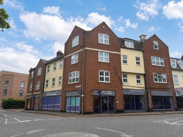 Flat for sale in Navestock Side, Essex