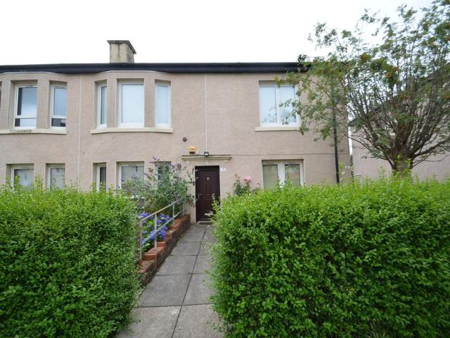 Flat for sale in Knightswood, Scotland