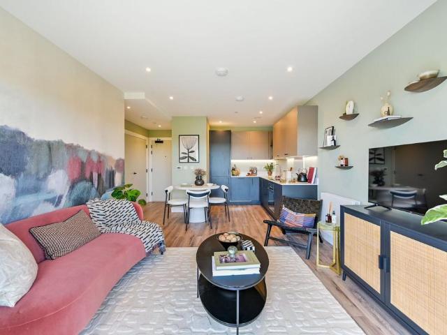 Flat for sale in Reading