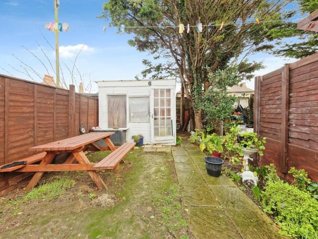 Flat for sale in Cliftonville West, Acol