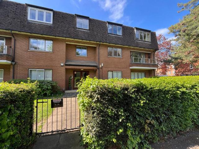Flat for sale in Peterborough