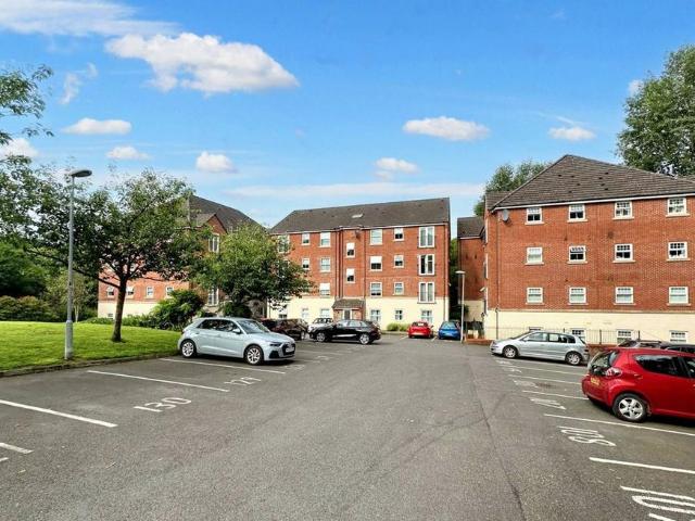 Flat for sale in Chapel Field, Bury